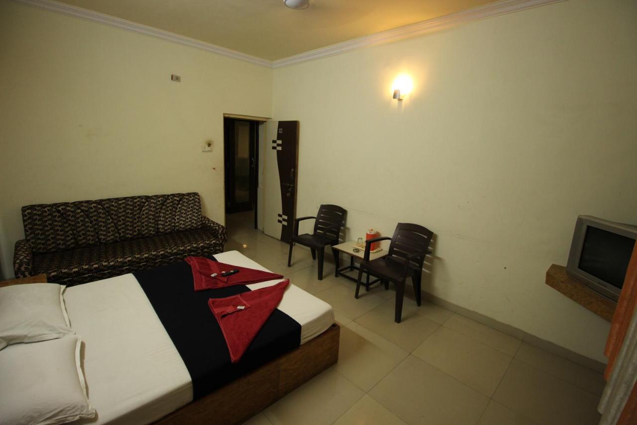 שירדי Hotel Laxmibai Palace מראה חיצוני תמונה