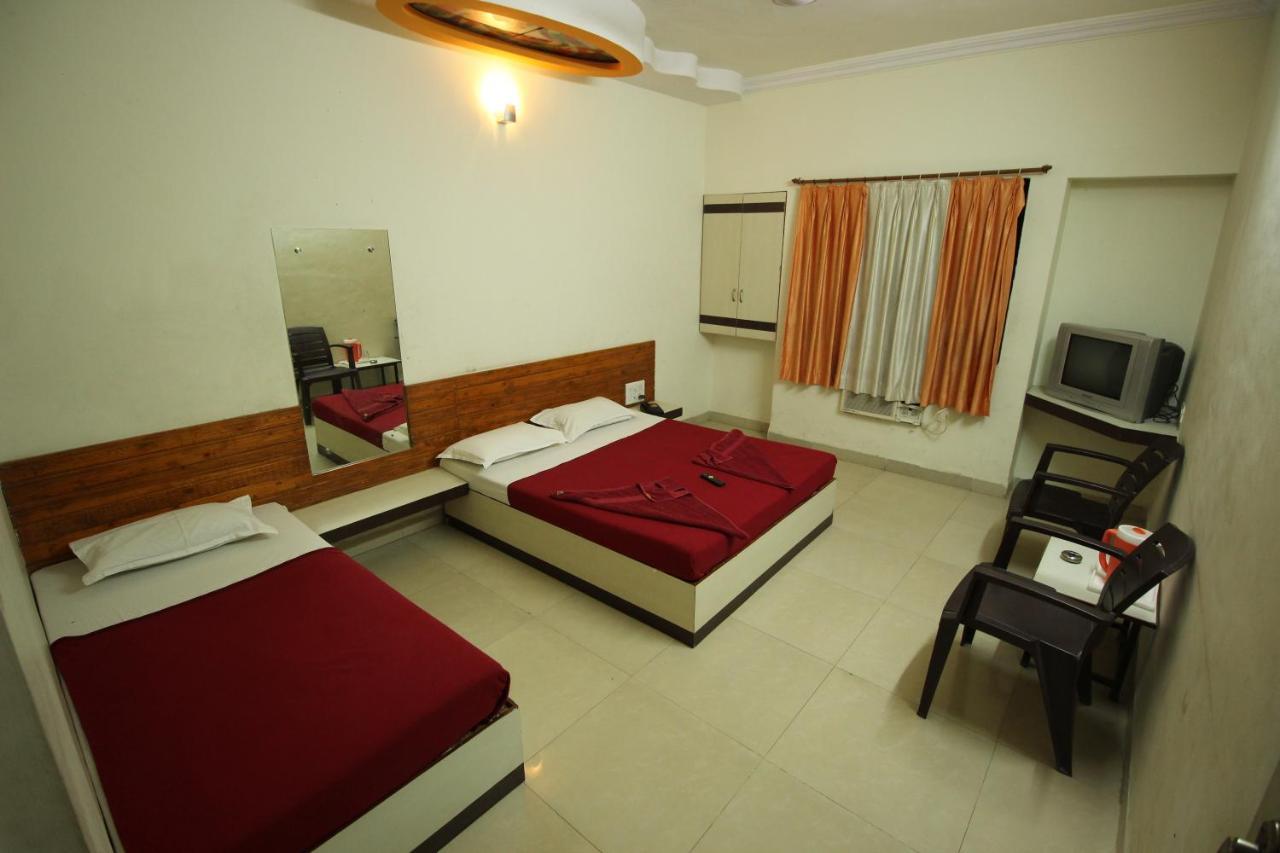 שירדי Hotel Laxmibai Palace מראה חיצוני תמונה