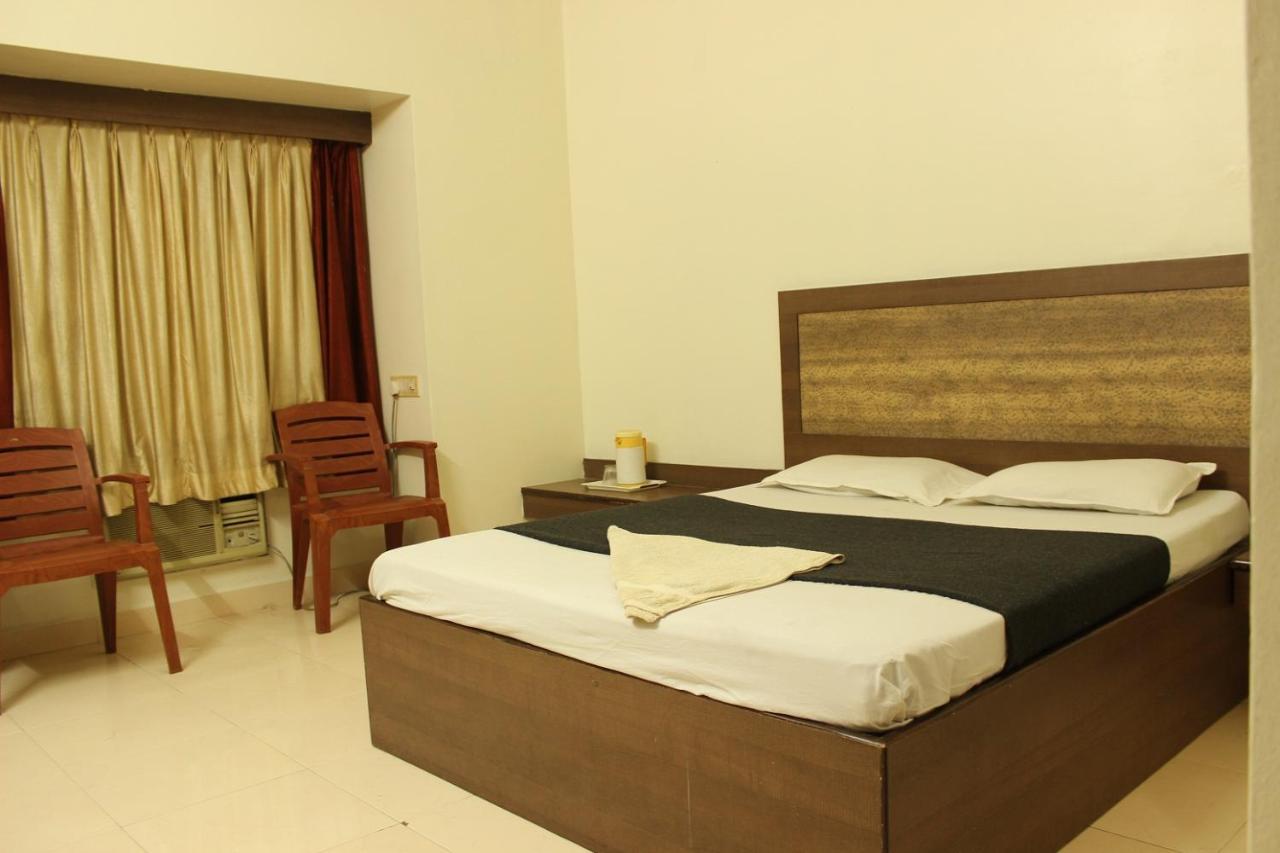 שירדי Hotel Laxmibai Palace מראה חיצוני תמונה