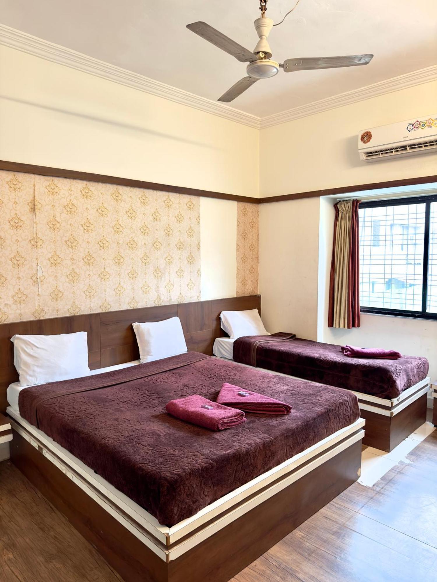 שירדי Hotel Laxmibai Palace מראה חיצוני תמונה